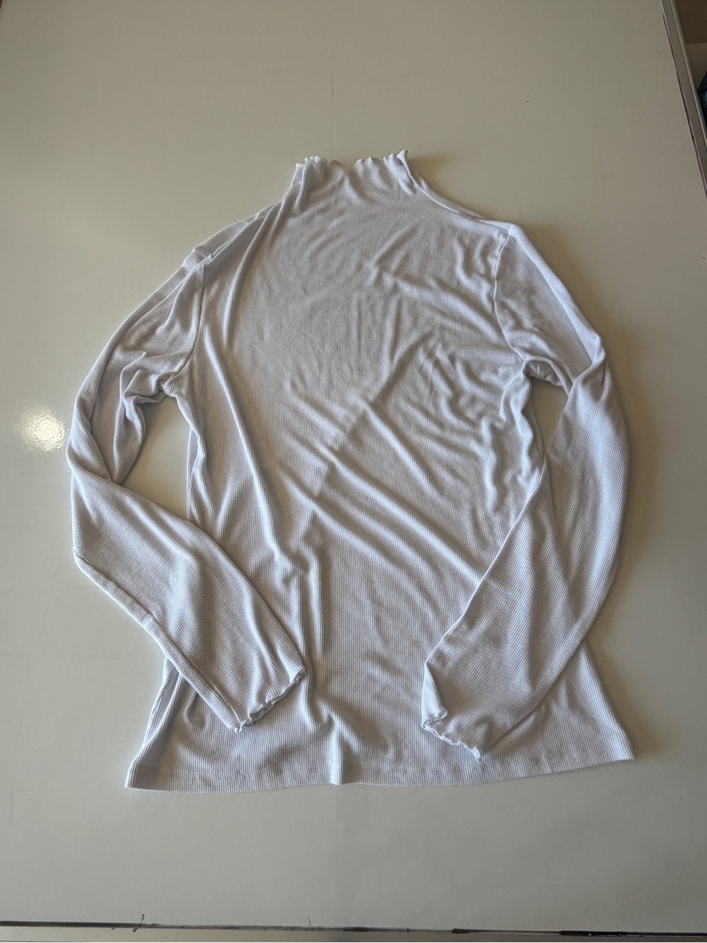 Trendy white lightweight turtleneck fitted long sleeve ribbed shirt medium